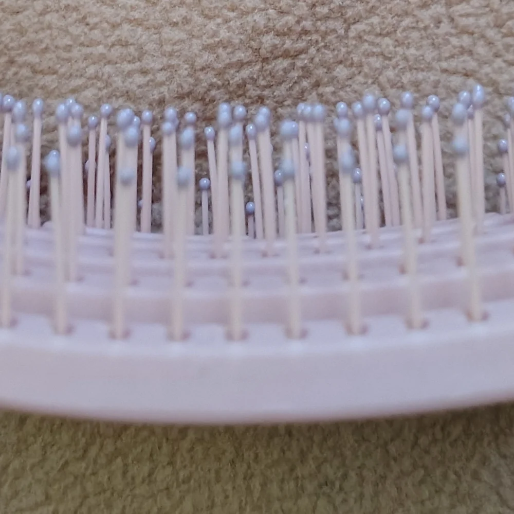 NIP Pink Vent Hair Brush
